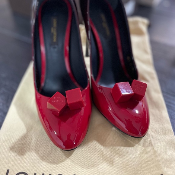 One of a kind red and black ombré diced heels - Picture 4 of 4